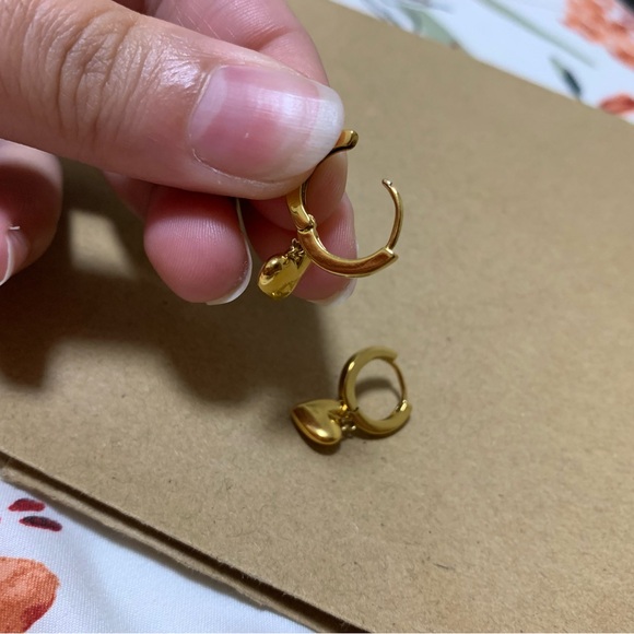 Gold tone small heart hoop earrings - Picture 3 of 3